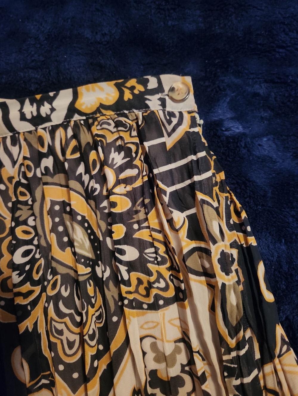 🚨Vintage Ashley Stewart Black and Mustard Floral Pleated Skirt 16W - Picture 5 of 5